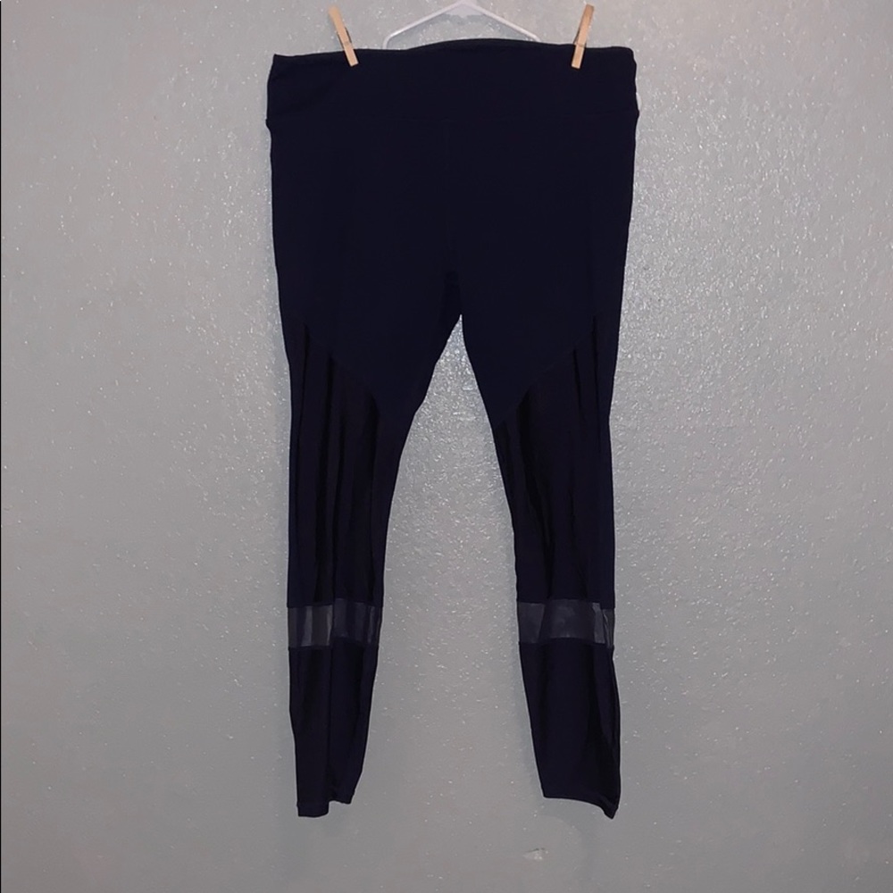Fabletics Agnes Legging in Eclipse